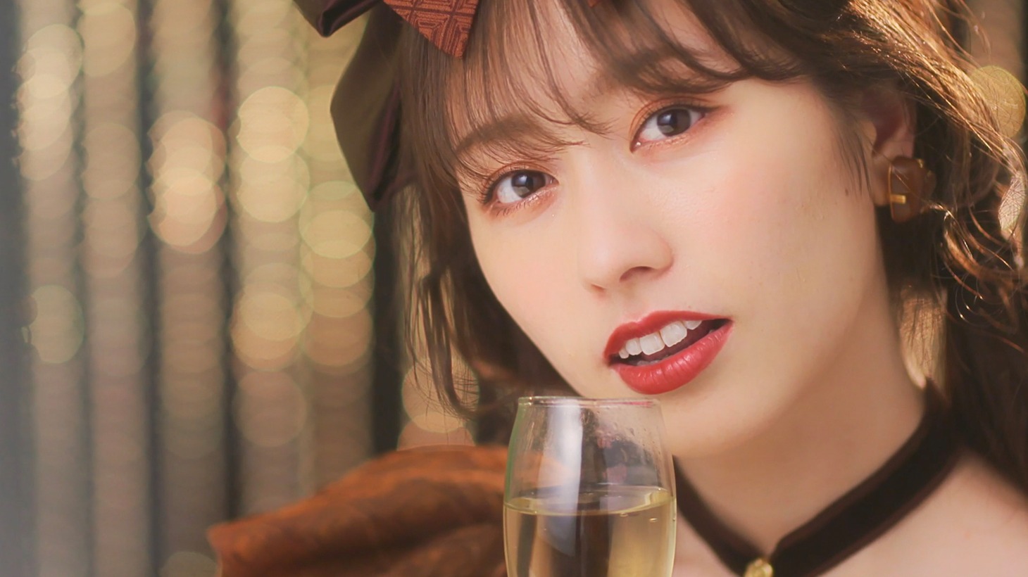 佐々木彩夏「ハッピー▽スイート▽バースデー！」ミュージックビデオより。