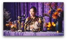 SHE'S「Ugly」ミュージックビデオより。