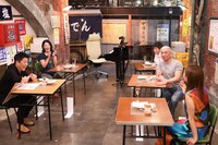 左から坂上忍、広瀬香美、浜田雅功、松本人志、堀田茜。 (c)フジテレビ