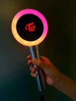キャンディをモチーフにしたTWICEのペンライト。