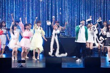 「エイベのアイドル夏祭り～哲、この部屋。無観客ライブ配信～」の様子。（写真提供：エイベックス）