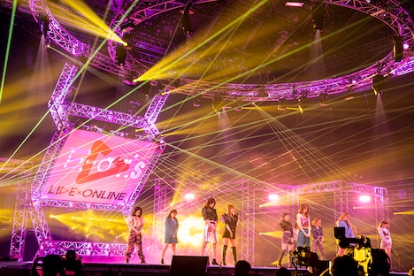 E-girls「LIVE×ONLINE」の様子。(写真提供:LDH)