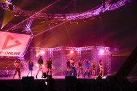 E-girls「LIVE×ONLINE」の様子。（写真提供：LDH）