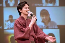 「Happy Birthday to You」を歌う北村匠海。