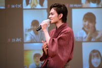 「Happy Birthday to You」を歌う北村匠海。