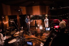 カネコアヤノ、“第二の実家”から17曲をノンストップで届けた「LIVEWIRE」こけら落とし