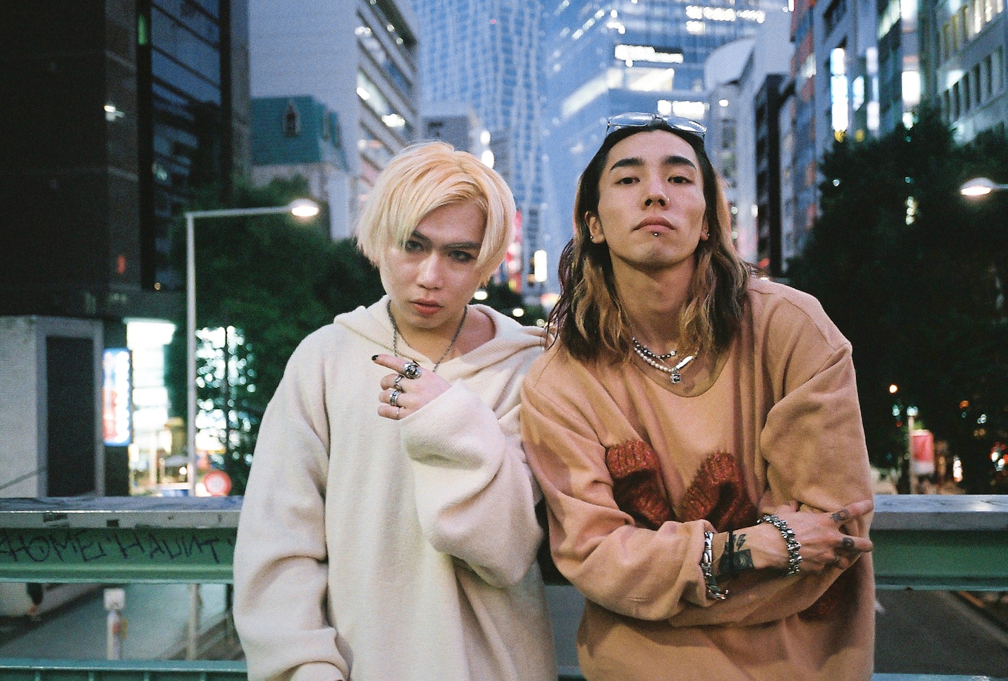 左から(sic)boy、vividboooy。