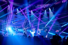 「R.Y.U.S.E.I.」をパフォーマンスする三代目 J SOUL BROTHERS from EXILE TRIBE。