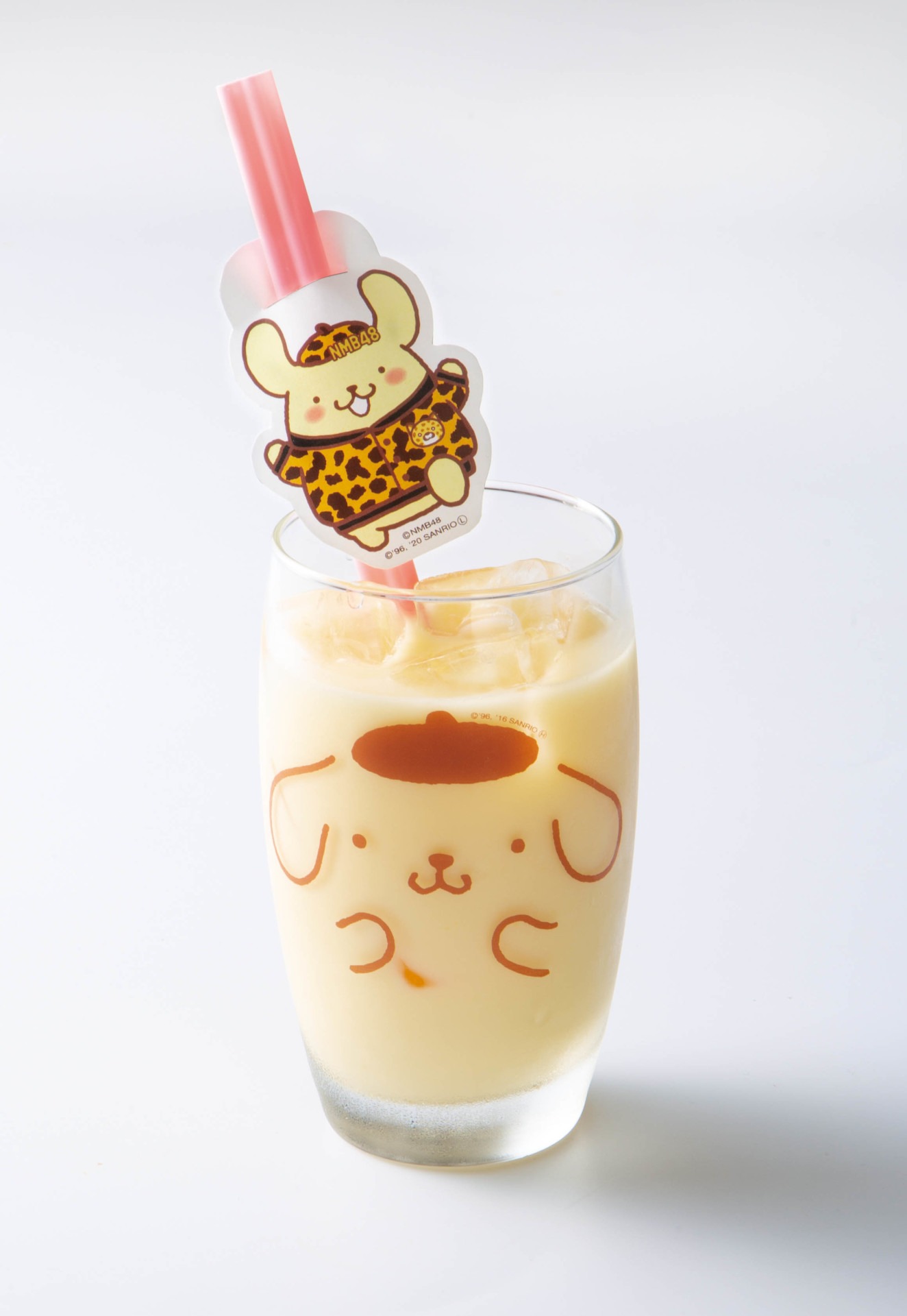 チームカラーの3色ドリンク（チームNマンゴーヨーグルトドリンク）