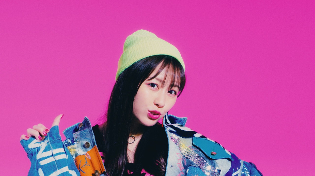 佐々木彩夏「Girls Meeting」ミュージックビデオのワンシーン。