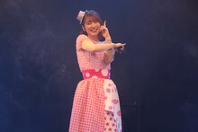 内田真礼「Hello, ONLINE contact!」の様子。（写真提供：ポニーキャニオン）