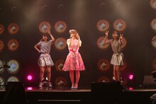 内田真礼「Hello, ONLINE contact!」の様子。（写真提供：ポニーキャニオン）