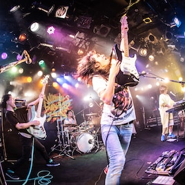 Wienners、ライブできる喜び爆発させた無観客ワンマン「歌っていて俺はめちゃくちゃ幸せです」