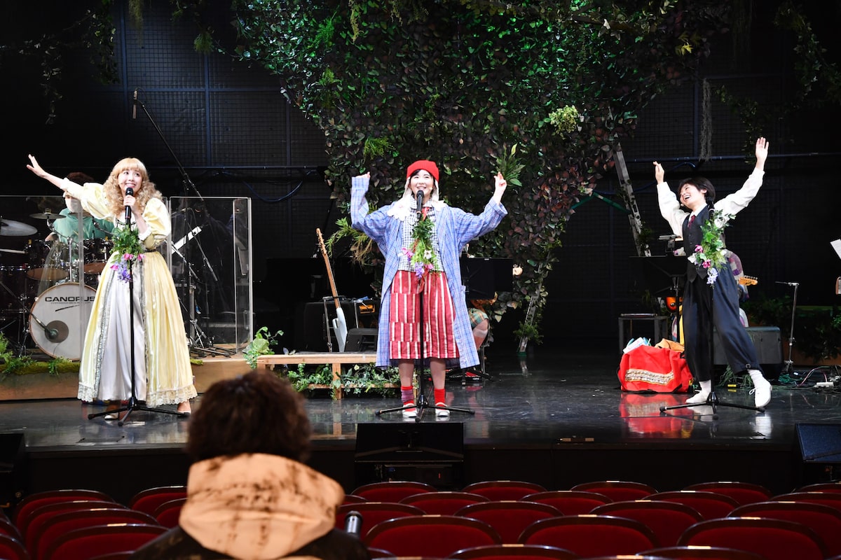 無観客のクリエから生田 木村らが歌声届けた Toho Musical Lab 配信 公演レポート ステージナタリー 無観客のクリエから生田 木村らが歌声届けた Toho Musical Lab 配信 公演レポート ステージナタリー