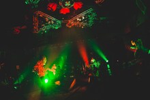 「SUPER BEAVER 15th Anniversary 都会のラクダSP ～LIVE document～」の様子。（Photo by Taka"nekoze_photo"）