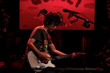 岸田繁（Vo, G）（撮影：宮田維人）