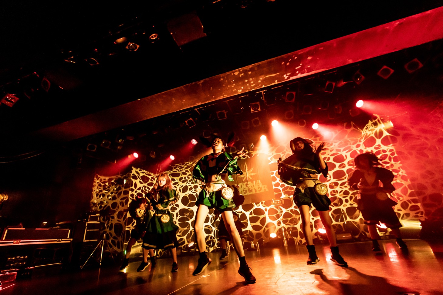 MIGMA SHELTER「RAVE AGAINST 01」の様子。（撮影：masayo）