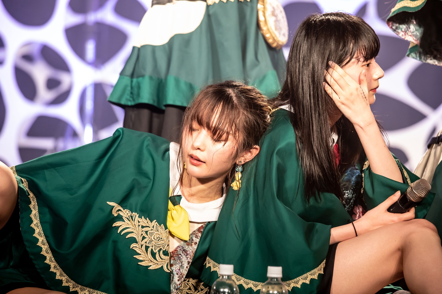 ミミミユにもたれかかるブラジル。（撮影：masayo）