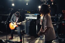 左から山崎陸と小池貞利。（撮影：カドワキリキ）