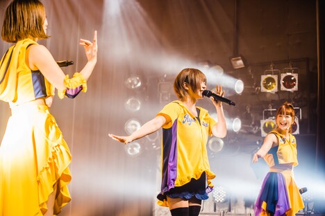 あゆみくりかまき「みんなと作るHAPPY ROCK LIVE」の様子。（Photo by mao）