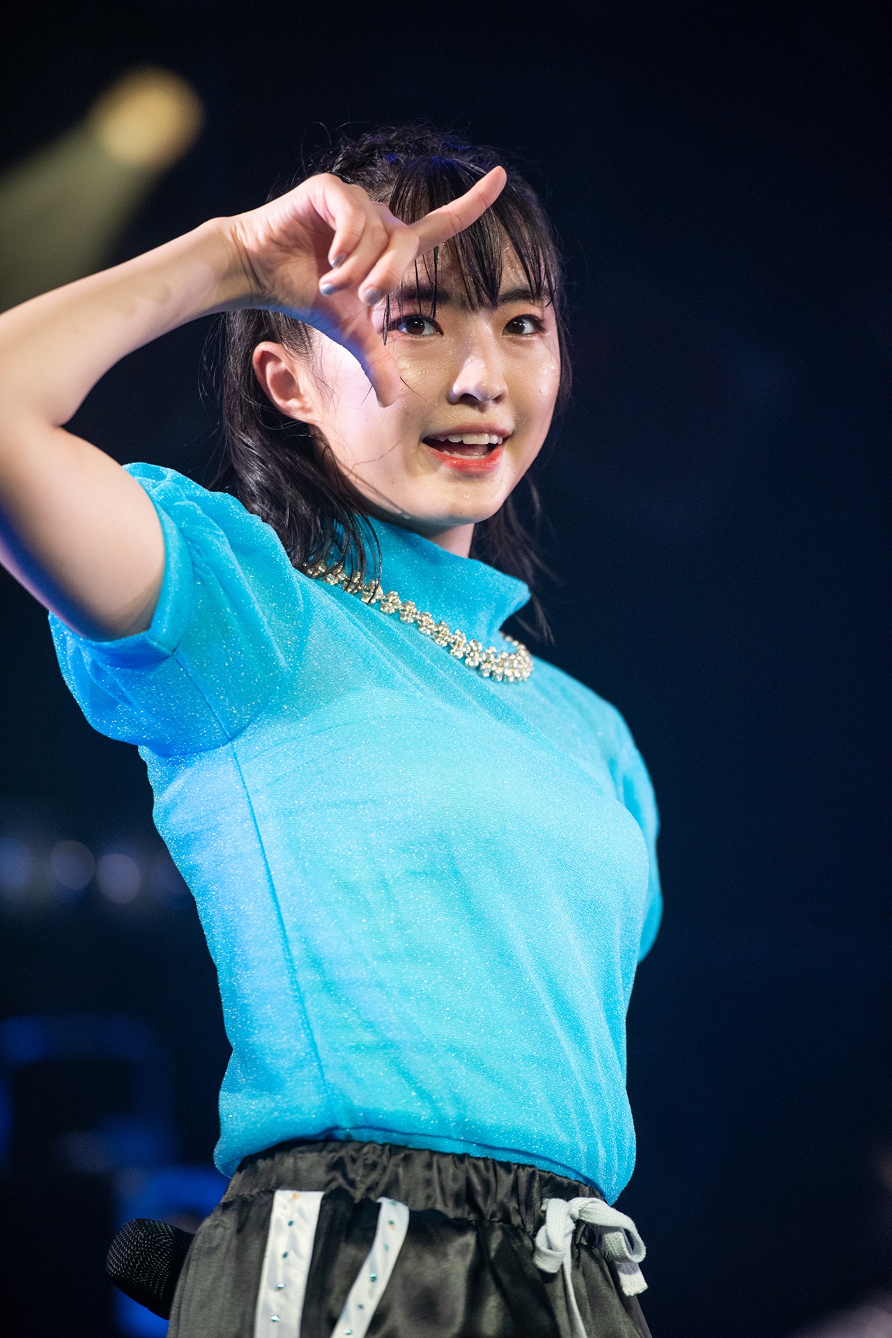 春名真依