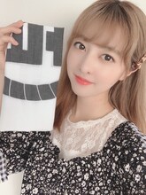 手ぬぐいを持つ羽島みき。