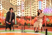 左から博多大吉、中村アン。(c)フジテレビ