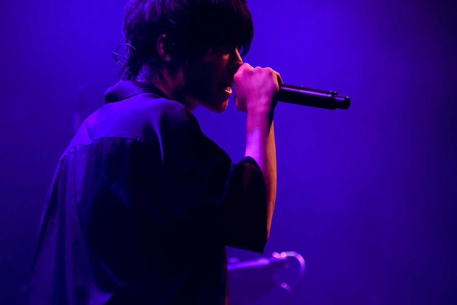 神はサイコロを振らない Streaming Live「理-kotowari-」より、柳田周作（Vo）。（Photo by MASANORI FUJIKAWA）