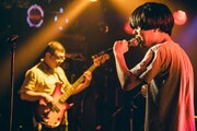 「ライブナタリー “眉村ちあき×トリプルファイヤー” at SHINJUKU LOFT」よりトリプルファイヤーのステージの様子。（撮影：二宮ユーキ）