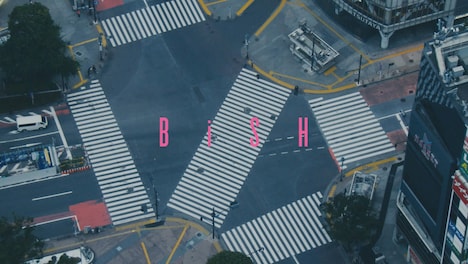 BiSH「LETTERS」ミュージックビデオより。