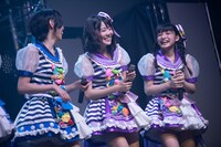 左から隈本茉莉奈、鶴見萌、蛭田愛梨。