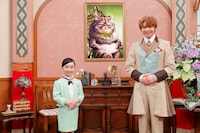 左から中村優月、佐藤大樹。 (c)Disney