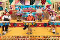 「たとえるバラエティ クイズ！鼻からスイカ」クイズ回答者たち。