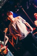 「ライブナタリー “眉村ちあき×トリプルファイヤー” at SHINJUKU LOFT」よりトリプルファイヤーのステージの様子。（撮影：二宮ユーキ）