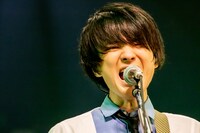 斎藤宏介（Vo, G）（Photo by Viola Kam［V'z Twinkle］）