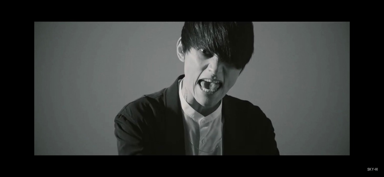 SKY-HI「Sky's The Limit」ミュージックビデオより。