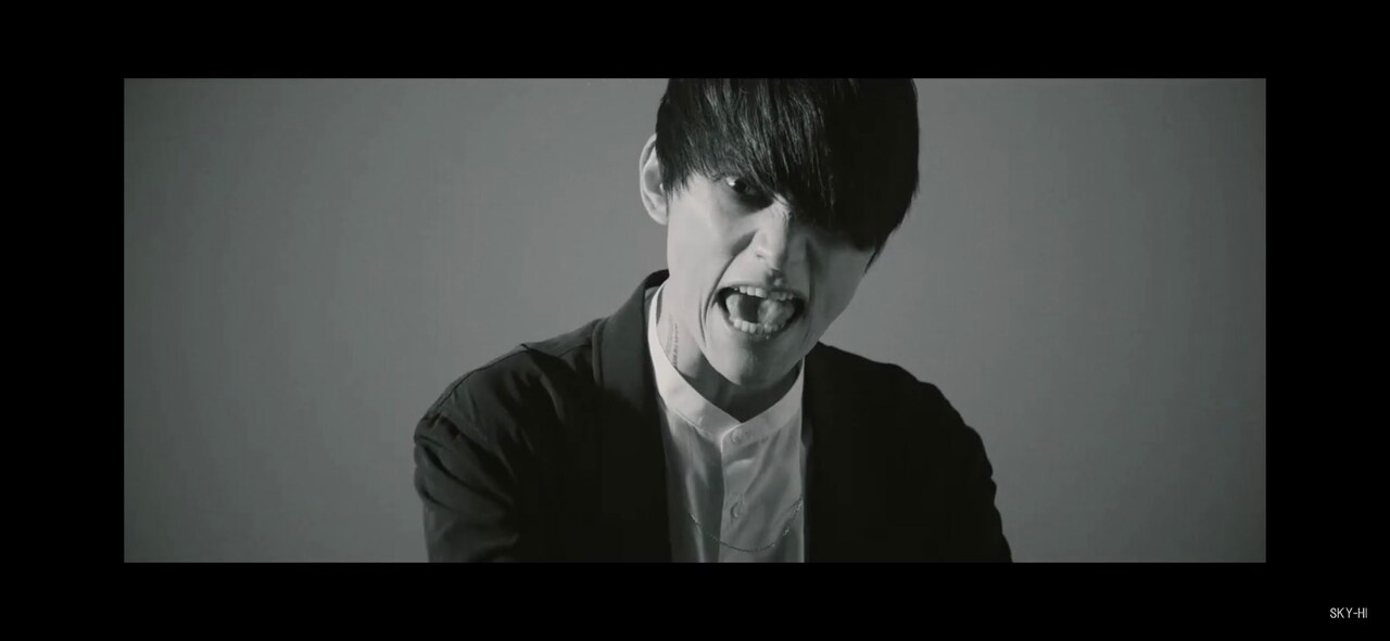 SKY-HI「Sky's The Limit」ミュージックビデオより。