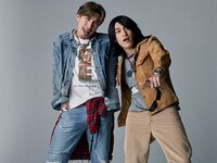 特集「装苑男子 of each world」より、EXIT。