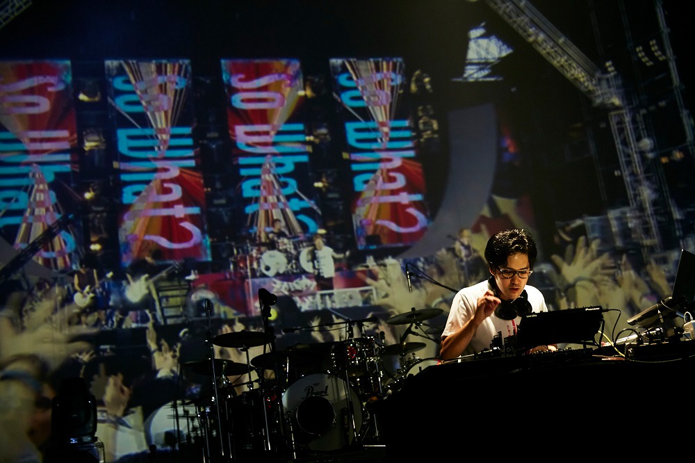 「SPYAIR digital LIVE 2020.7.18」開演前DJを務めたDJ和。（撮影：鳥居洋介）