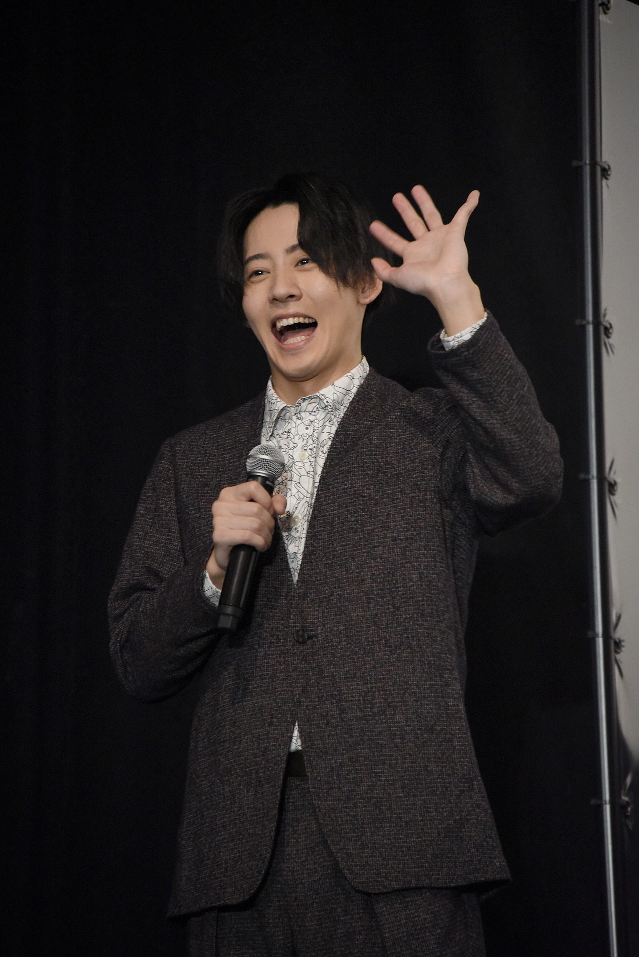 牧島輝
