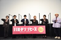 左から牧島輝、久保田悠来、山下健二郎、松岡充、藤田玲、鈴木おさむ。