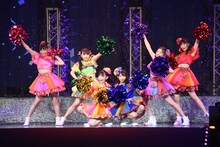 「ときめき▽宣伝部のVICTORY STORY」を披露する超ときめき▽宣伝部。