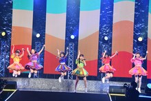 「超ときめき▽宣伝部の未来へつながる超ときめき▽コースター」の様子。