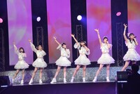 「超ときめき▽宣伝部の未来へつながる超ときめき▽コースター」の様子。