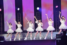 「超ときめき▽宣伝部の未来へつながる超ときめき▽コースター」の様子。