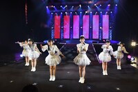 「超ときめき▽宣伝部の未来へつながる超ときめき▽コースター」の様子。