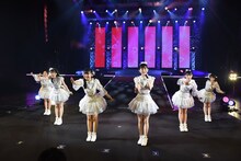 「超ときめき▽宣伝部の未来へつながる超ときめき▽コースター」の様子。