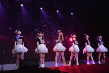 「超ときめき▽宣伝部の未来へつながる超ときめき▽コースター」の様子。