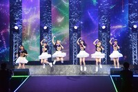 「超ときめき▽宣伝部の未来へつながる超ときめき▽コースター」の様子。