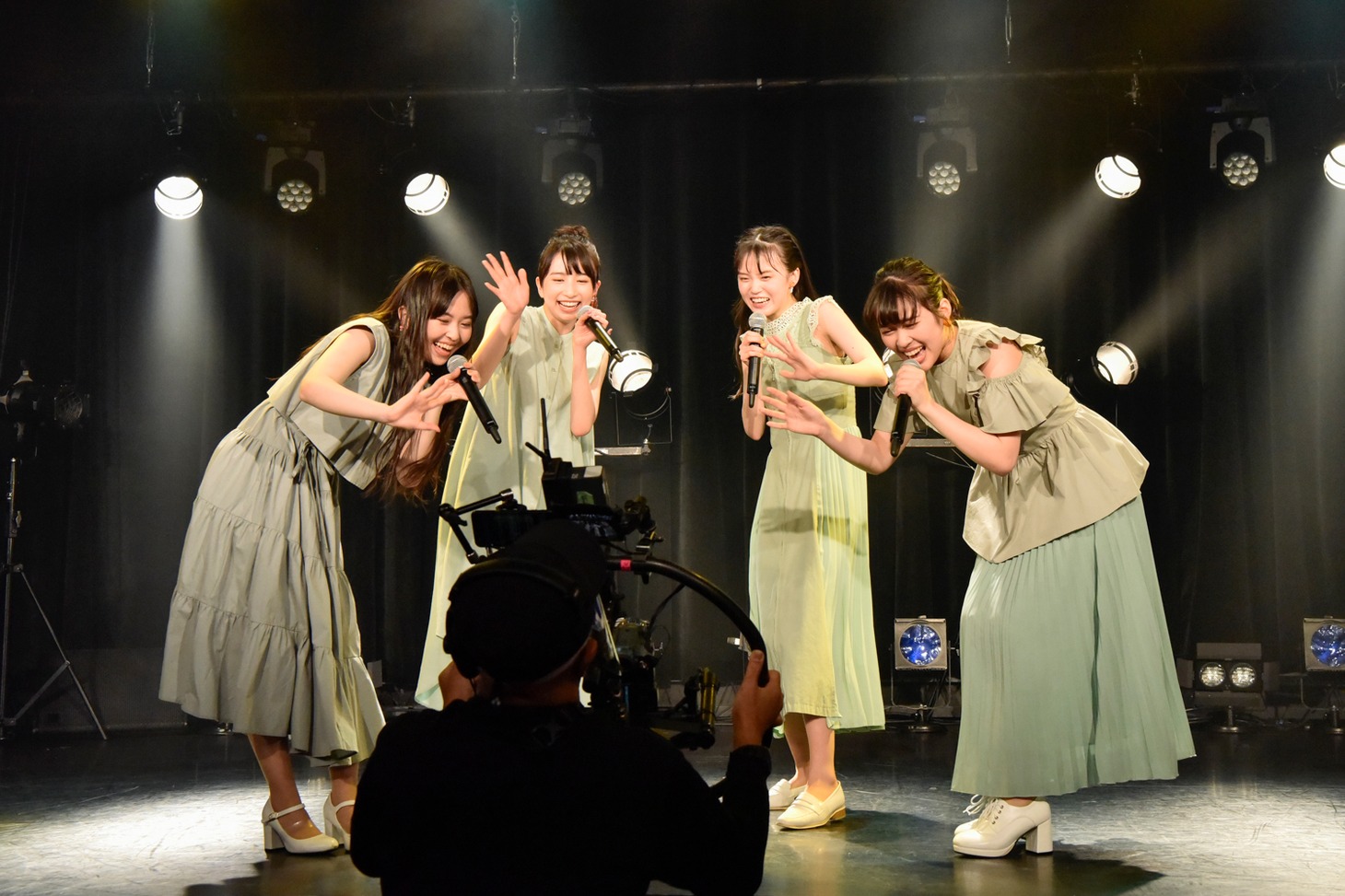 @onefive（写真提供：アミューズ）